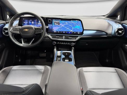 Used 2025 Chevrolet Equinox EV LT image 16