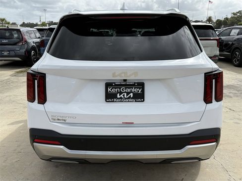 New 2026 Kia Sorento S w/ S Panoramic Sunroof Package image 5