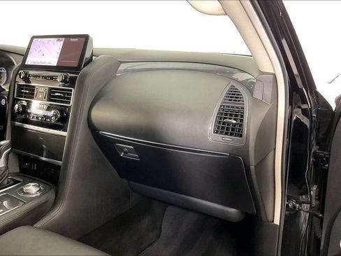 Used 2024 Nissan Armada SV AWD/4WD image 17