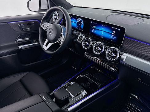 Used 2020 Mercedes-Benz GLB 250 image 16