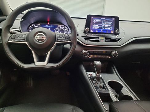 Used 2022 Nissan Altima 2.5 SV image 22
