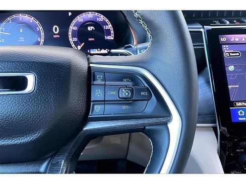 Certified 2024 Jeep Grand Cherokee Limited w/ Trailer Tow Package AWD/4WD image 12