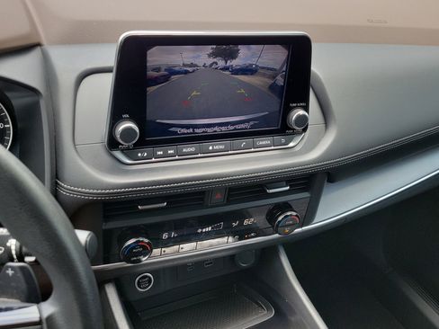 Used 2023 Nissan Rogue SV FWD image 25