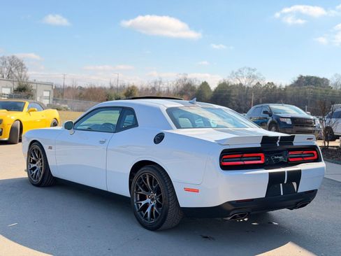 Used 2015 Dodge Challenger SRT w/ Technology Group image 11