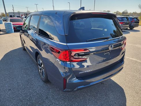 New 2026 Honda Odyssey EX-L image 3