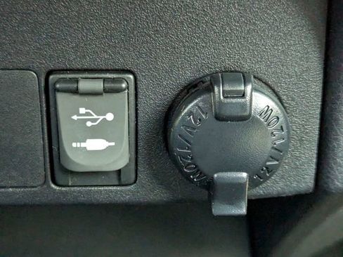 Used 2014 Toyota RAV4 Limited image 21