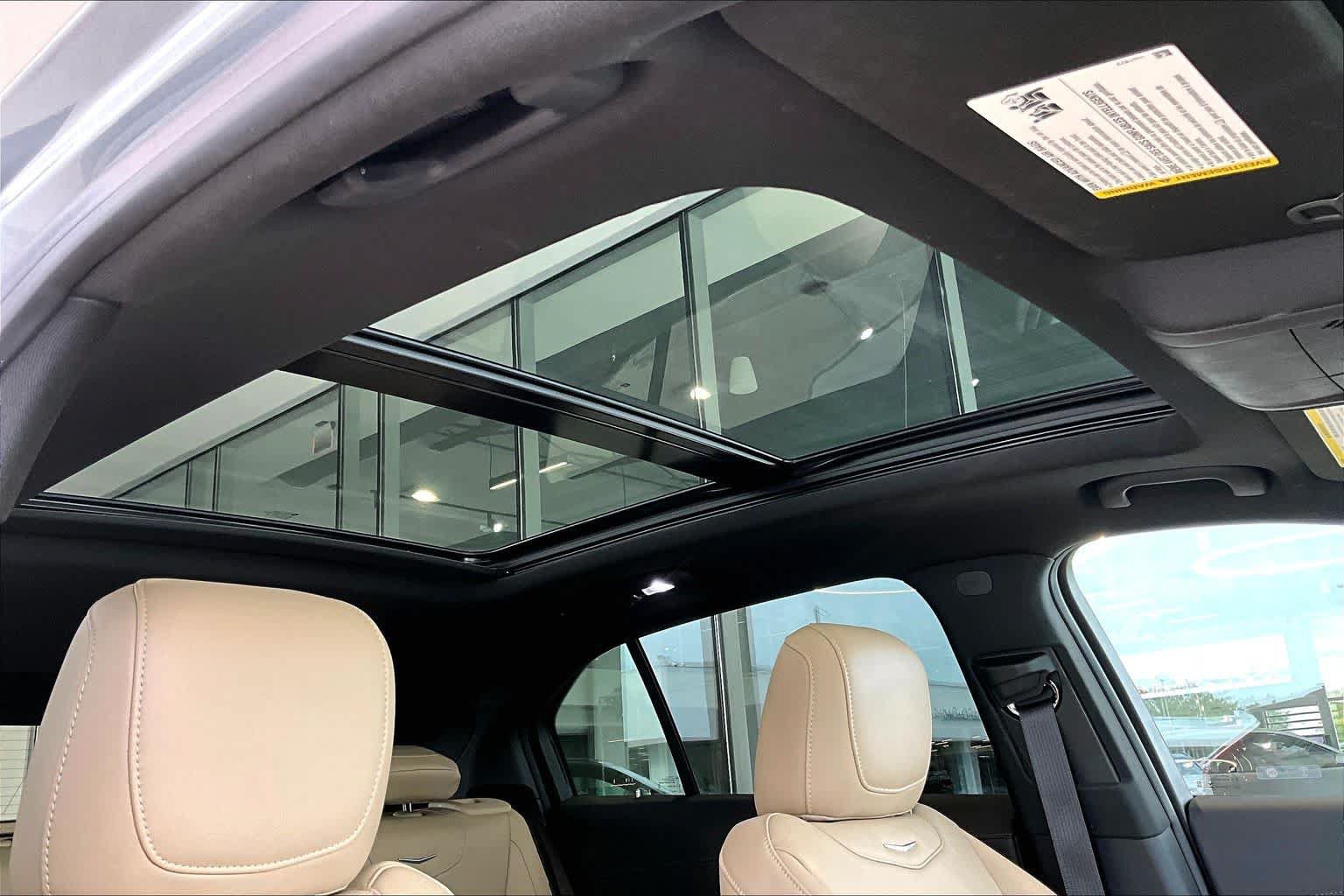 Used 2024 Cadillac XT4 Premium Luxury FWD image 13