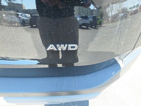 Used 2023 Nissan Rogue S image 6