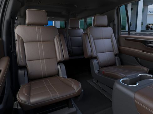 New 2026 Chevrolet Suburban High Country AWD/4WD image 17