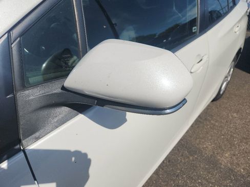 Used 2016 Toyota Prius Two FWD image 8