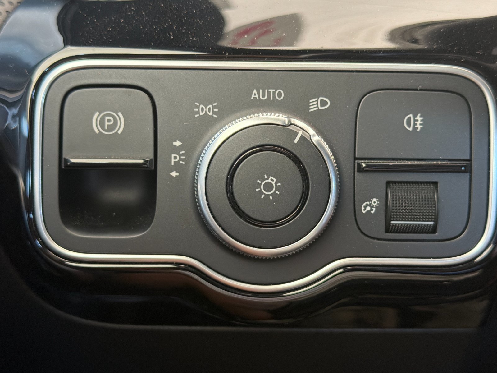 Used 2025 Mercedes-Benz CLA 250 4MATIC image 32