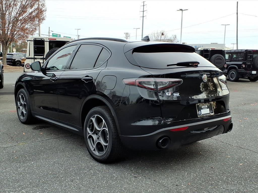New 2025 Alfa Romeo Stelvio Sprint w/ Convenience Package AWD/4WD image 17