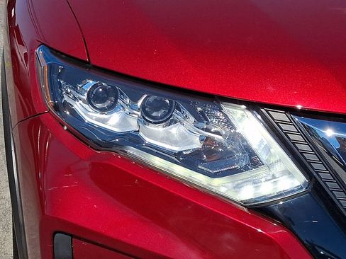 Used 2020 Nissan Rogue SL w/ Premium Package AWD/4WD image 10