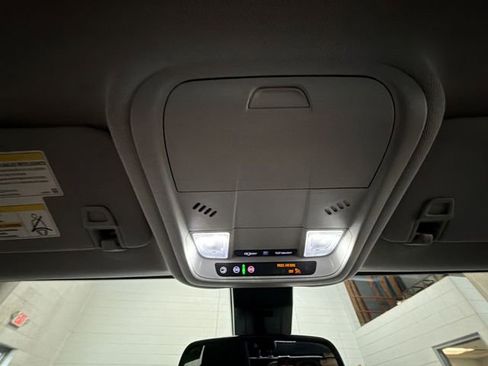 Used 2022 GMC Terrain SLE image 22