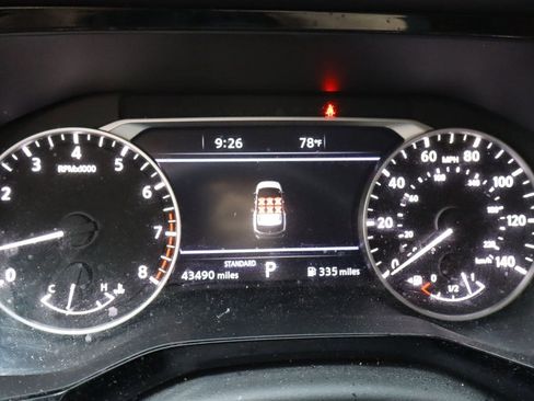 Used 2022 Nissan Pathfinder Platinum FWD image 11