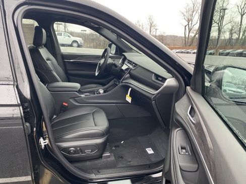 New 2025 Jeep Grand Cherokee Limited image 29