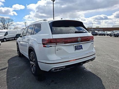 Used 2024 Volkswagen Atlas SEL Premium R-Line image 4