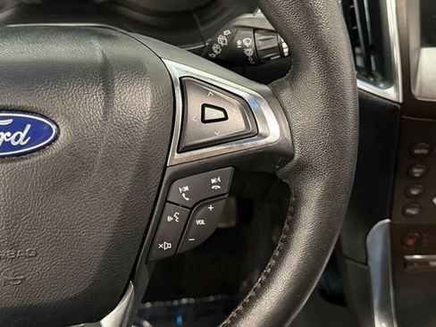 Used 2020 Ford Edge Titanium image 27