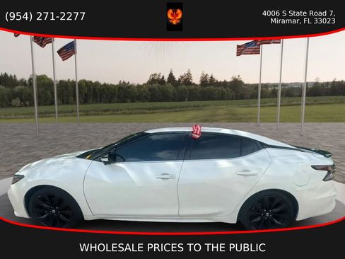 Used 2020 Nissan Maxima SR w/ Sport Mat Group FWD image 7
