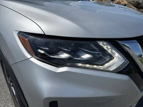 Used 2017 Nissan Rogue SL w/ SL Premium Package AWD/4WD image 10