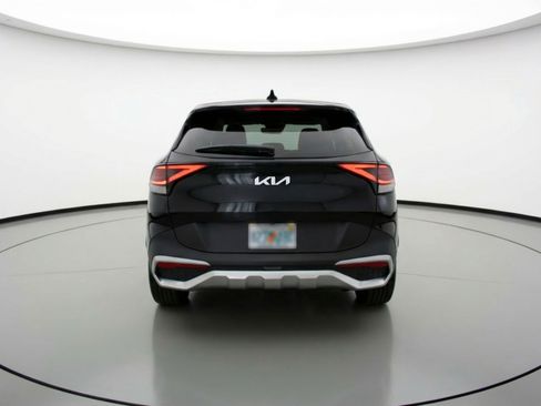 Used 2025 Kia Sportage LX image 7