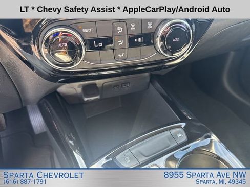 Used 2024 Chevrolet Trax LT FWD image 23