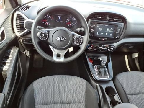 Used 2021 Kia Soul LX FWD image 13