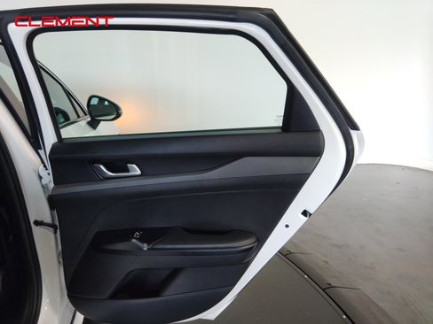 Used 2022 Kia K5 GT-Line image 32