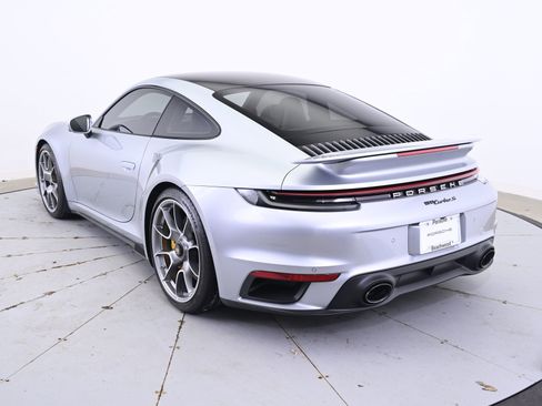 Used 2021 Porsche 911 Turbo image 3