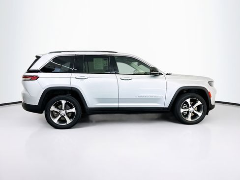 Used 2023 Jeep Grand Cherokee 4WD 4xe image 10