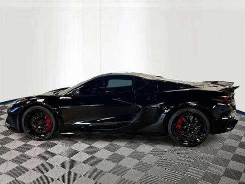 Used 2023 Chevrolet Corvette Z06 w/ Stealth Interior Trim Package RWD image 2