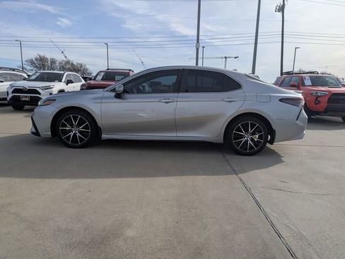 Used 2023 Toyota Camry SE image 8