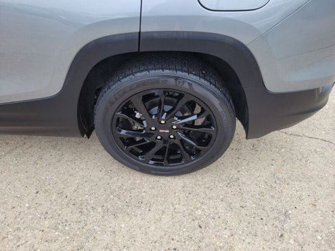 Used 2023 GMC Terrain SLE w/ Elevation Edition image 8