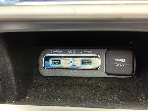 Used 2018 Jeep Grand Cherokee Overland image 26