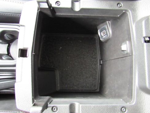 Used 2024 Jeep Wrangler Sahara w/ Safety Group image 29