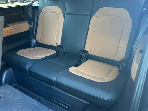 Certified 2023 Land Rover Defender 130 X-Dynamic SE image 14