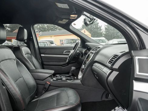 Used 2019 Ford Explorer Sport image 14