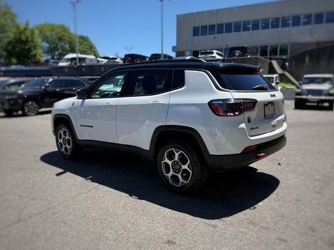 Used 2022 Jeep Compass Trailhawk w/ Trailhawk Convenience Group AWD/4WD image 12