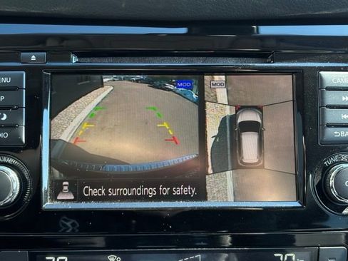 Used 2020 Nissan Rogue SL w/ Premium Package image 36