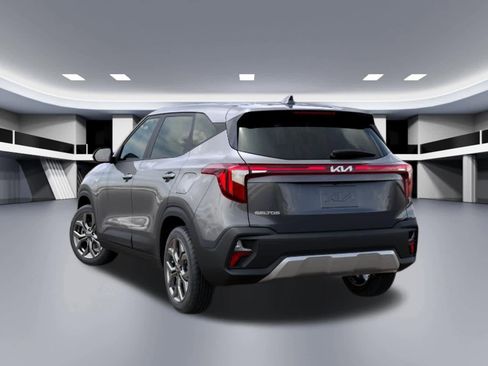 New 2026 Kia Seltos LX image 4