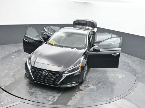 Used 2024 Nissan Altima 2.5 SV image 54