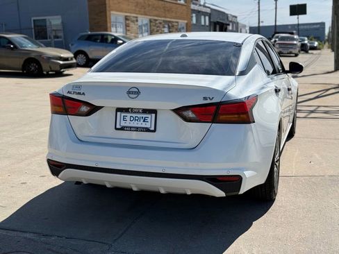 Used 2023 Nissan Altima 2.5 SV FWD image 7