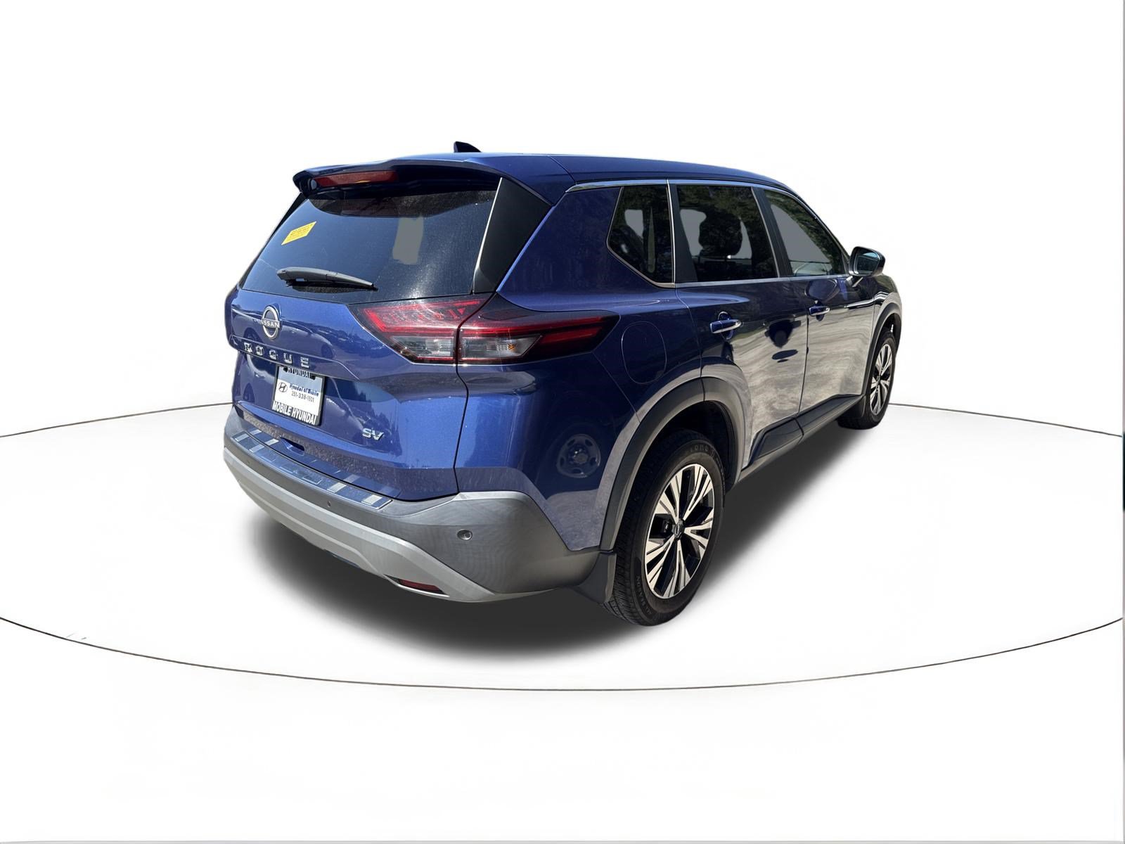 Used 2023 Nissan Rogue SV FWD image 2