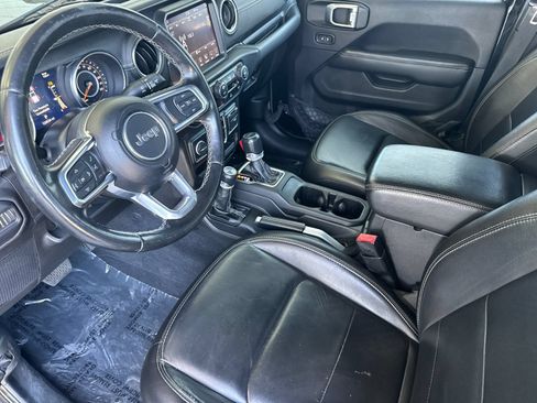 Used 2021 Jeep Gladiator Overland AWD/4WD image 10