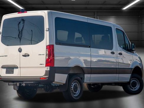 Used 2025 Mercedes-Benz Sprinter 144 Cargo image 9