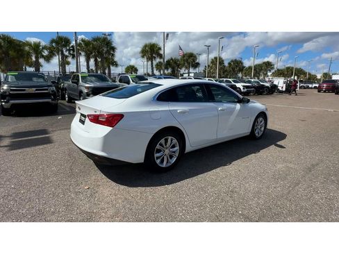 Used 2024 Chevrolet Malibu LT image 2