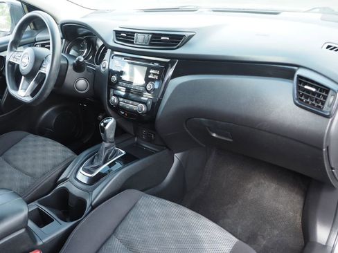 Used 2018 Nissan Rogue Sport SV AWD/4WD image 21