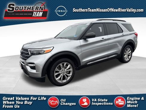 Used 2024 Ford Explorer XLT w/ Equipment Group 202A image 1