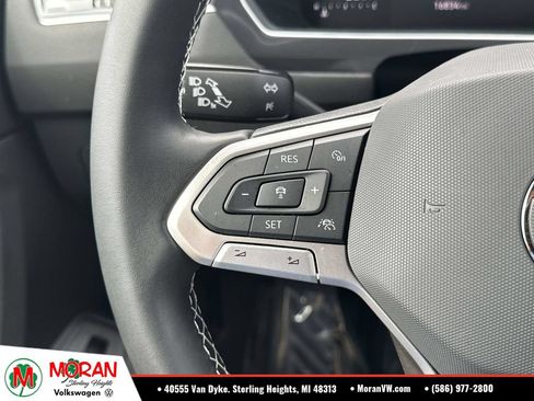 Used 2024 Volkswagen Tiguan SE AWD/4WD image 23