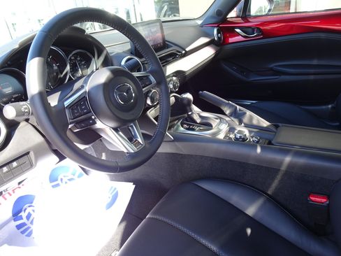 Used 2021 MAZDA MX-5 Miata Grand Touring RWD image 11